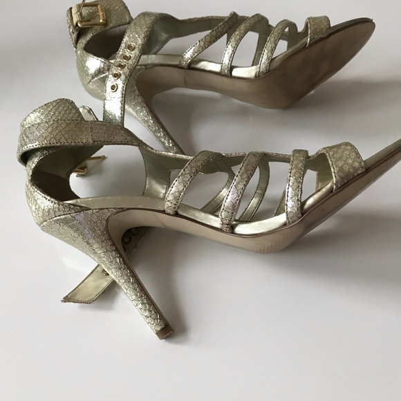Gold heels sz 7 - Picture 3 of 3